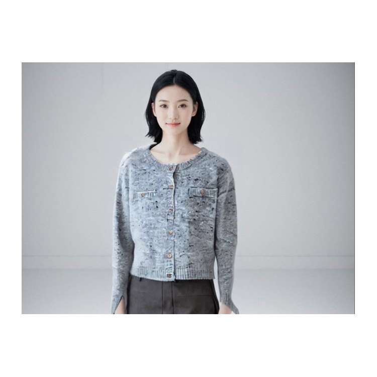 温碧霞自创IRENENA服装小香风毛衣开