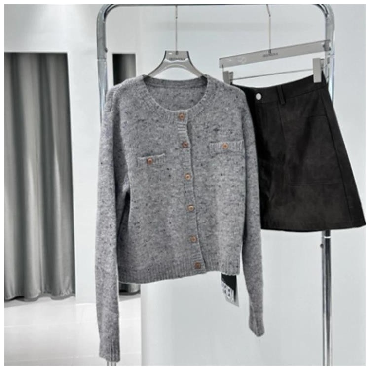 温碧霞自创IRENENA服装小香风毛衣开衫女春秋气质短款外套图4