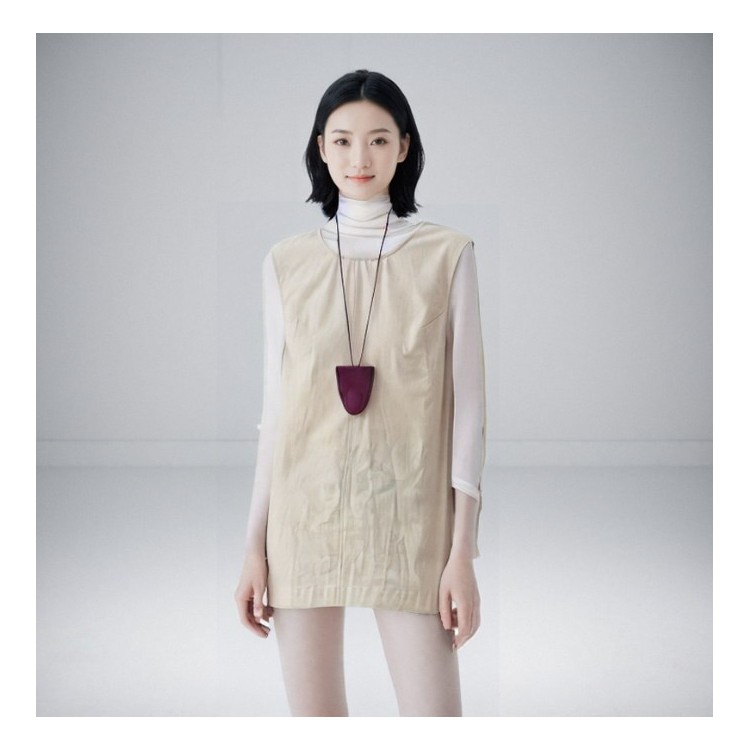 温碧霞自创IRENENA服装无袖收腰韩系